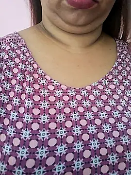 Snapshot of Ravina_patil1 chatting on 10, 5, 2026 Ravina patil1 online show from 10, 5, 2026