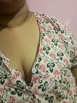 Snapshot of Ravina_patil1 chatting on 11, 5, 2026 Ravina patil1 online show from 11, 5, 2026