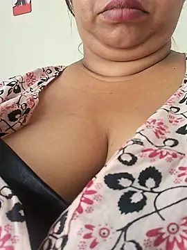 Snapshot of Ravina_patil1 chatting on 31, 5, 2026 Ravina patil1 online show from 31, 5, 2026