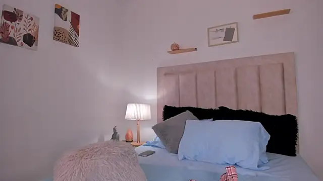 Avaline Blancx online show from 25, 1, 2025