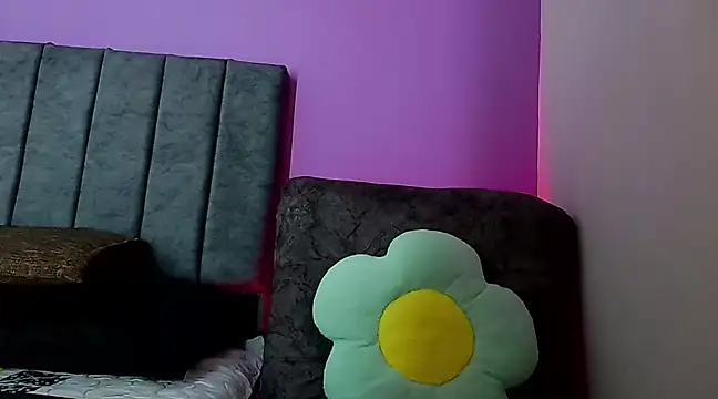 Snapshot of ArtesanaMK chatting on 9, 2, 2025 ArtesanaMK online show from 9, 2, 2025