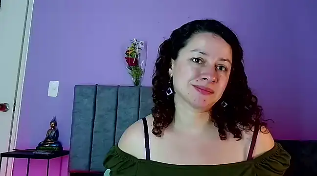 Snapshot of ArtesanaMK chatting on 8, 3, 2025 ArtesanaMK online show from 8, 3, 2025