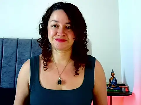 Snapshot of ArtesanaMK chatting on 9, 9, 2025 ArtesanaMK online show from 9, 9, 2025