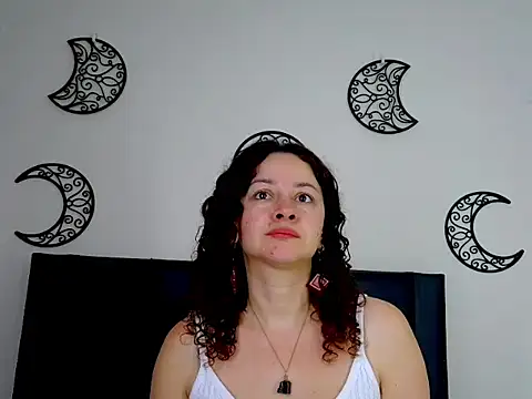 Snapshot of ArtesanaMK chatting on 18, 9, 2025 ArtesanaMK online show from 18, 9, 2025