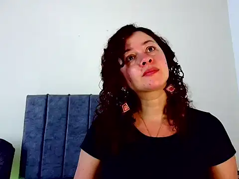 Snapshot of ArtesanaMK chatting on 4, 10, 2025 ArtesanaMK online show from 4, 10, 2025