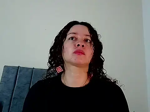Snapshot of ArtesanaMK chatting on 12, 10, 2025 ArtesanaMK online show from 12, 10, 2025