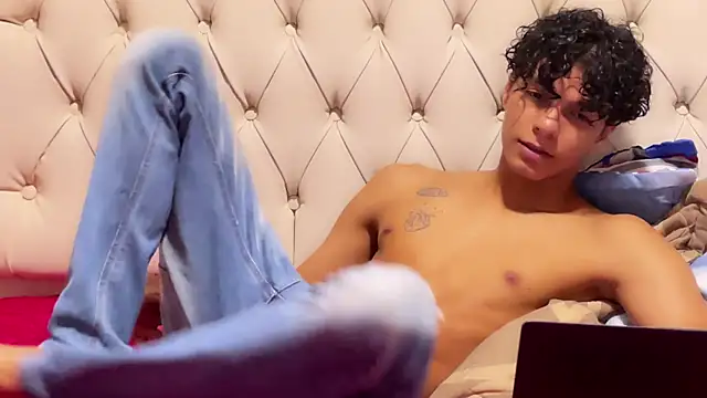 Snapshot of james_dreams_ chatting on 21, 3, 2025 james dreams  online show from 21, 3, 2025