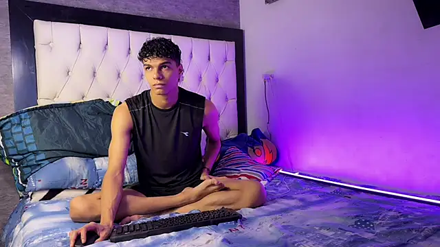 Snapshot of james_dreams_ chatting on 18, 6, 2026 james dreams online show from 18, 6, 2026