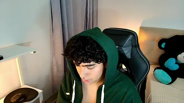  nickconnor01 online show from 8, 12, 2024