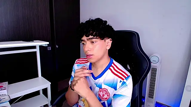  nickconnor01 online show from 31, 1, 2025