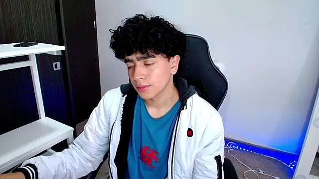  nickconnor01 online show from 4, 2, 2025