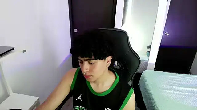  nickconnor01 online show from 19, 2, 2025