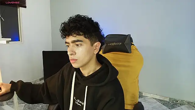  nickconnor01 online show from 10, 9, 2025