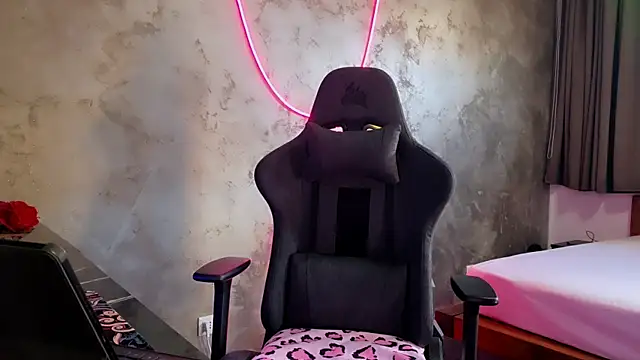 Snapshot of LeylaRosse chatting on 30, 9, 2025 LeylaRosse online show from 30, 9, 2025