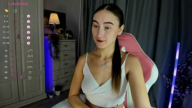 Snapshot of Milemissy chatting on 5, 12, 2025 Milemissy online show from 5, 12, 2025