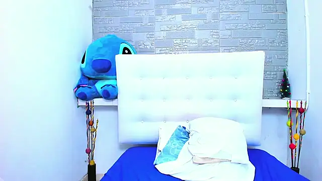 HorniestMilf online show from 24, 11, 2025