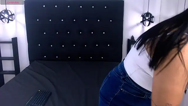 Mels  online show from 10, 3, 2025