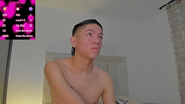 Snapshot of JulianRose_1 chatting on 12, 10, 2025 JulianRose 1 online show from 12, 10, 2025