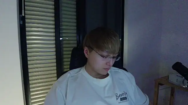 Snapshot of Tkcqcc chatting on 27, 2, 2025 Tkcqcc online show from 27, 2, 2025