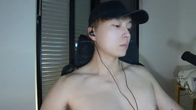 Snapshot of Tkcqcc chatting on 2, 3, 2025 Tkcqcc online show from 2, 3, 2025