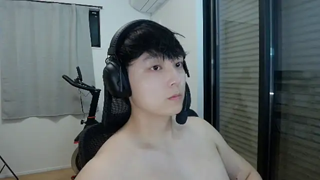 Snapshot of Tkcqcc chatting on 11, 10, 2025 Tkcqcc online show from 11, 10, 2025