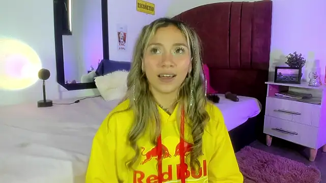 alisson zafiro  online show from 7, 1, 2025