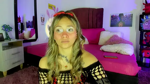 alisson zafiro  online show from 24, 1, 2025