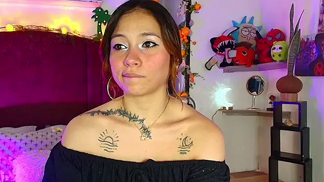 Snapshot of alisson_zafiro_ chatting on 4, 5, 2026 alisson zafiro online show from 4, 5, 2026