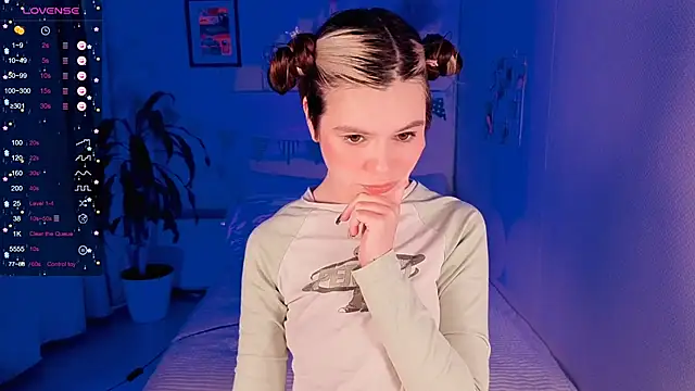 Lil Amelie online show from 28, 9, 2025