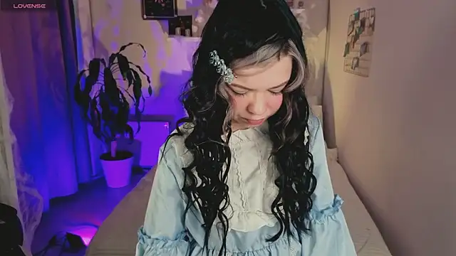 Lil Amelie online show from 11, 11, 2025