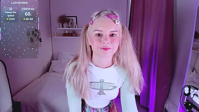 Snapshot of Lil_Amelie chatting on 15, 5, 2026 Lil Amelie online show from 15, 5, 2026