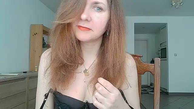 JasmineGlamour online show from 10, 5, 2026