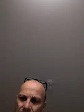 Snapshot of wedge75 chatting on 14, 11, 2025 wedge75 online show from 14, 11, 2025