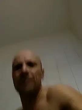 Snapshot of wedge75 chatting on 28, 11, 2025 wedge75 online show from 28, 11, 2025