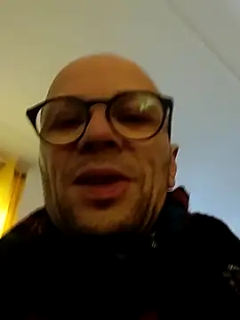 Snapshot of wedge75 chatting on 8, 1, 2026 wedge75 online show from 8, 1, 2026