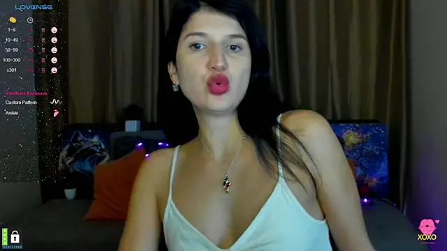 Snapshot of Alianna_Solo_Kisses chatting on 9, 2, 2025 Alianna Solo Kisses online show from 9, 2, 2025