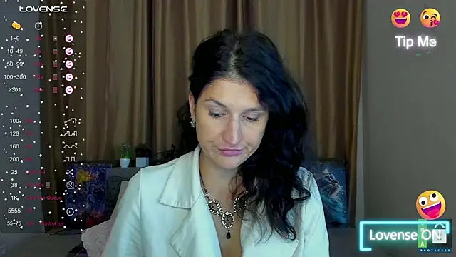 Alianna Solo Kisses online show from 1, 11, 2025