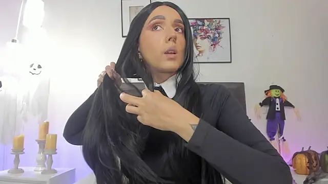 helen mooree online show from 25, 10, 2025