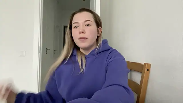 Embersweetbunny online show from 6, 3, 2025