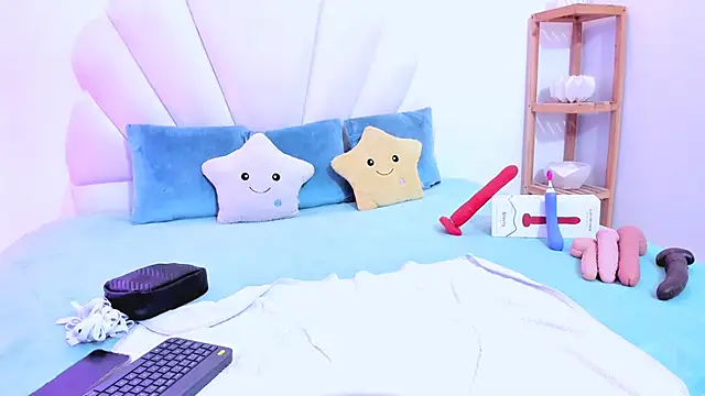 Lizzie Williams  online show from 19, 9, 2025