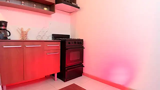 Lizzie Williams  online show from 28, 10, 2025