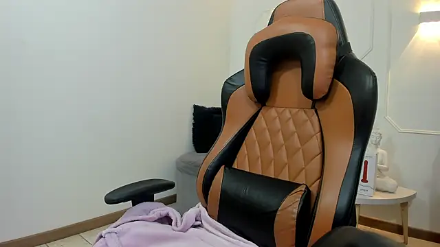 Lizzie Williams  online show from 17, 1, 2026