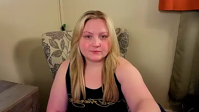 Snapshot of PhatAssBlond chatting on 24, 6, 2026 PhatAssBlond online show from 24, 6, 2026