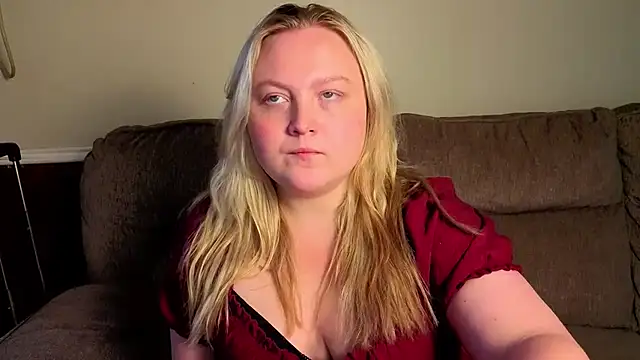 Snapshot of PhatAssBlond chatting on 19, 7, 2026 PhatAssBlond online show from 19, 7, 2026