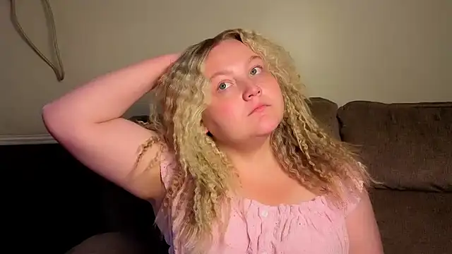 Snapshot of PhatAssBlond chatting on 20, 7, 2026 PhatAssBlond online show from 20, 7, 2026