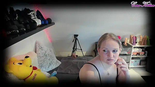 Snapshot of caro_kitten chatting on 15, 2, 2025 caro kitten online show from 15, 2, 2025