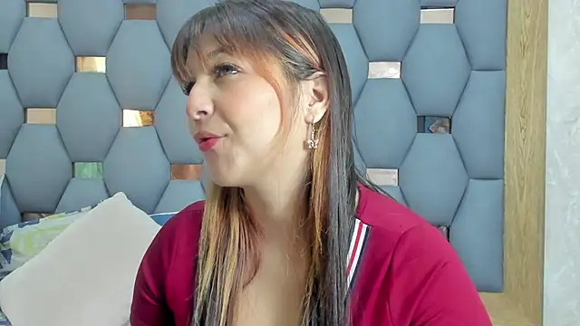 Snapshot of yayi_derek chatting on 31, 10, 2025 yayi derek online show from 31, 10, 2025