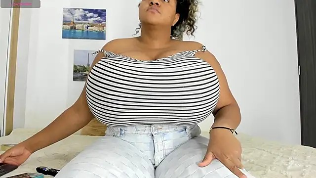 Snapshot of bigmom69_ chatting on 3, 11, 2025 bigmom69 online show from 3, 11, 2025