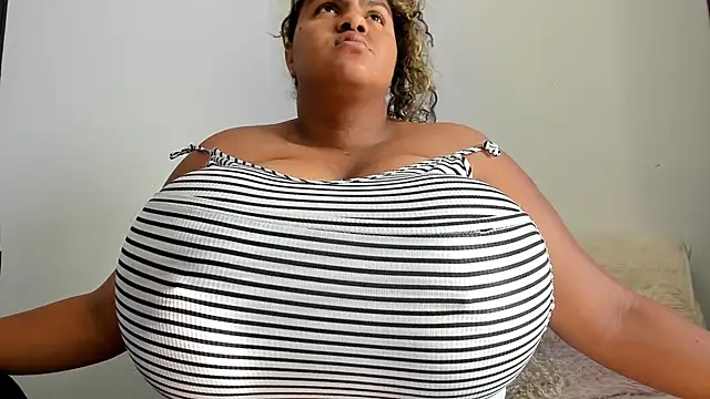 Snapshot of bigmom69_ chatting on 1, 6, 2026 bigmom69 online show from 1, 6, 2026