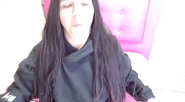 Snapshot of kendall_all4u chatting on 4, 1, 2025 kendall all4u online show from 4, 1, 2025